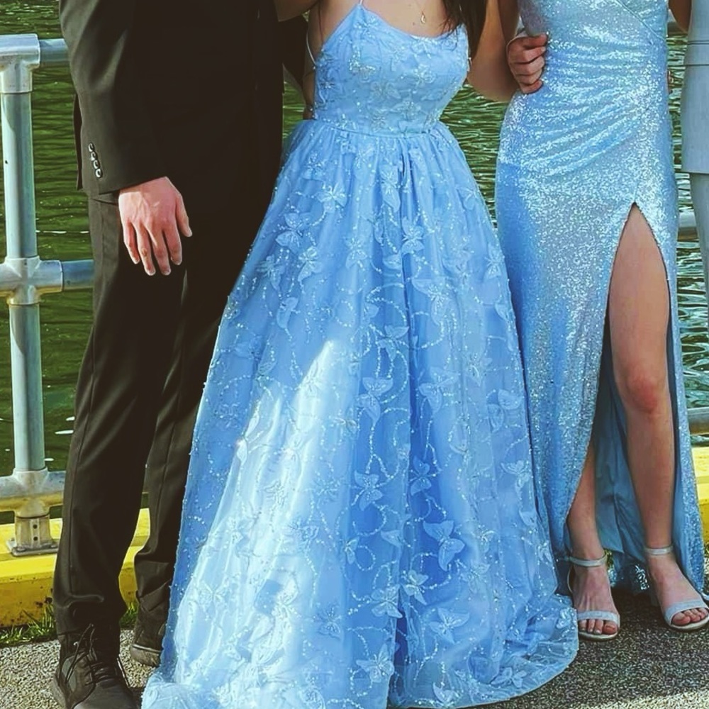 selling my prom dress from freshman year!